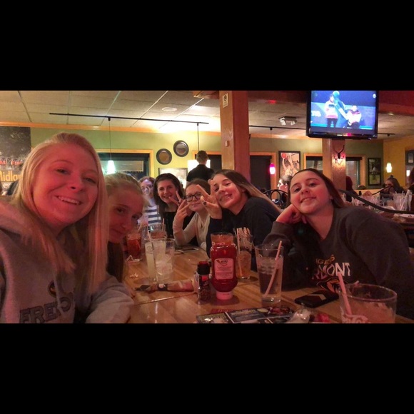 Meet your Posher, Carly - Picture 5 of 5